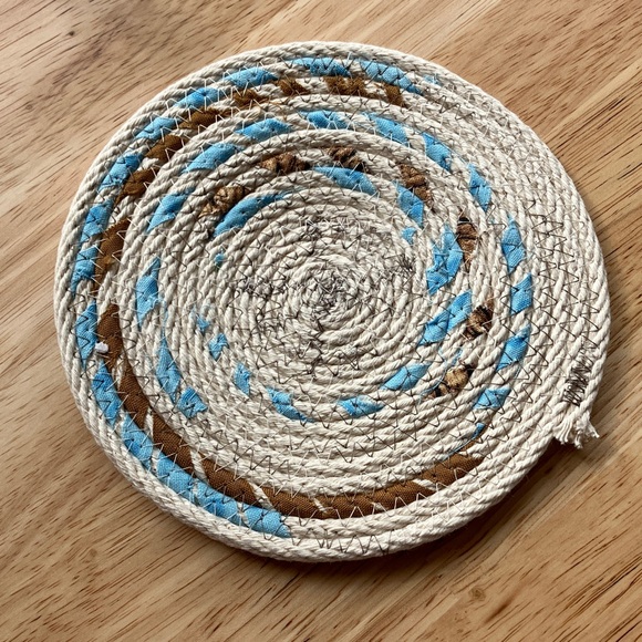 MUG RUG WITH COFFEE MUG BRAND NEW RUG IS HANDMADE - Picture 2 of 10